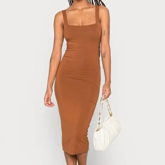good american orange dress Good American 90s Tank Stretch-Woven Midi Dress - Rust001